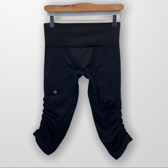 lululemon athletica Pants - Lululemon In The Flow Seamless Crops Size 4